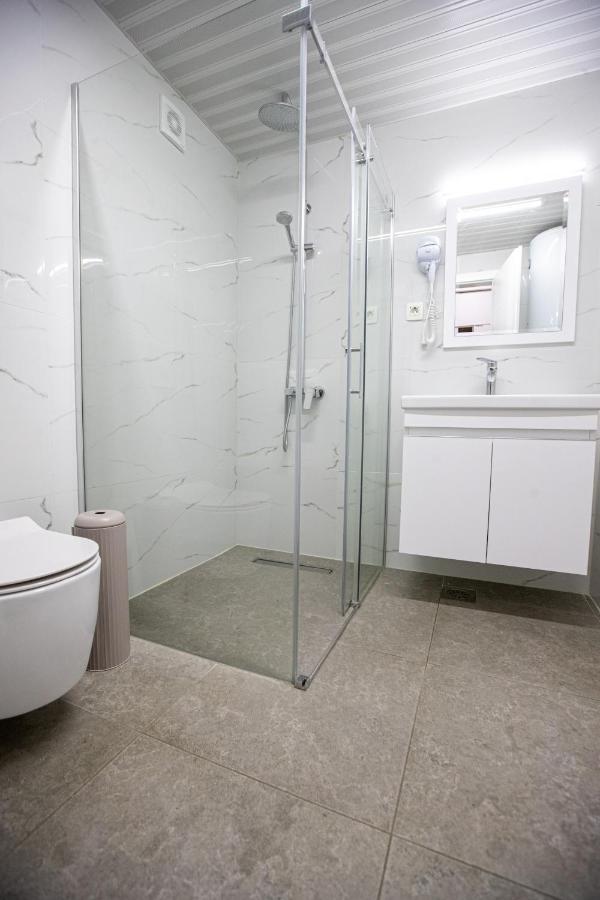 Queens Central Apartments Ohrid Luaran gambar
