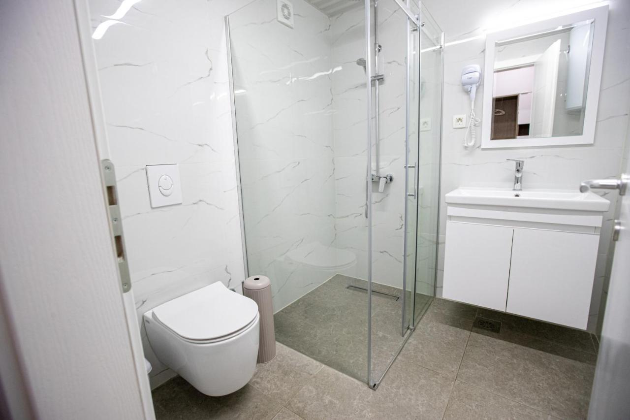Queens Central Apartments Ohrid Luaran gambar